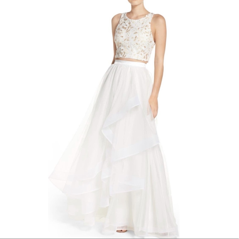 SEQUIN HEARTS - Embroidered Tulle Two-Piece Gown/Size 7 Juniors (4 women) NWTO
